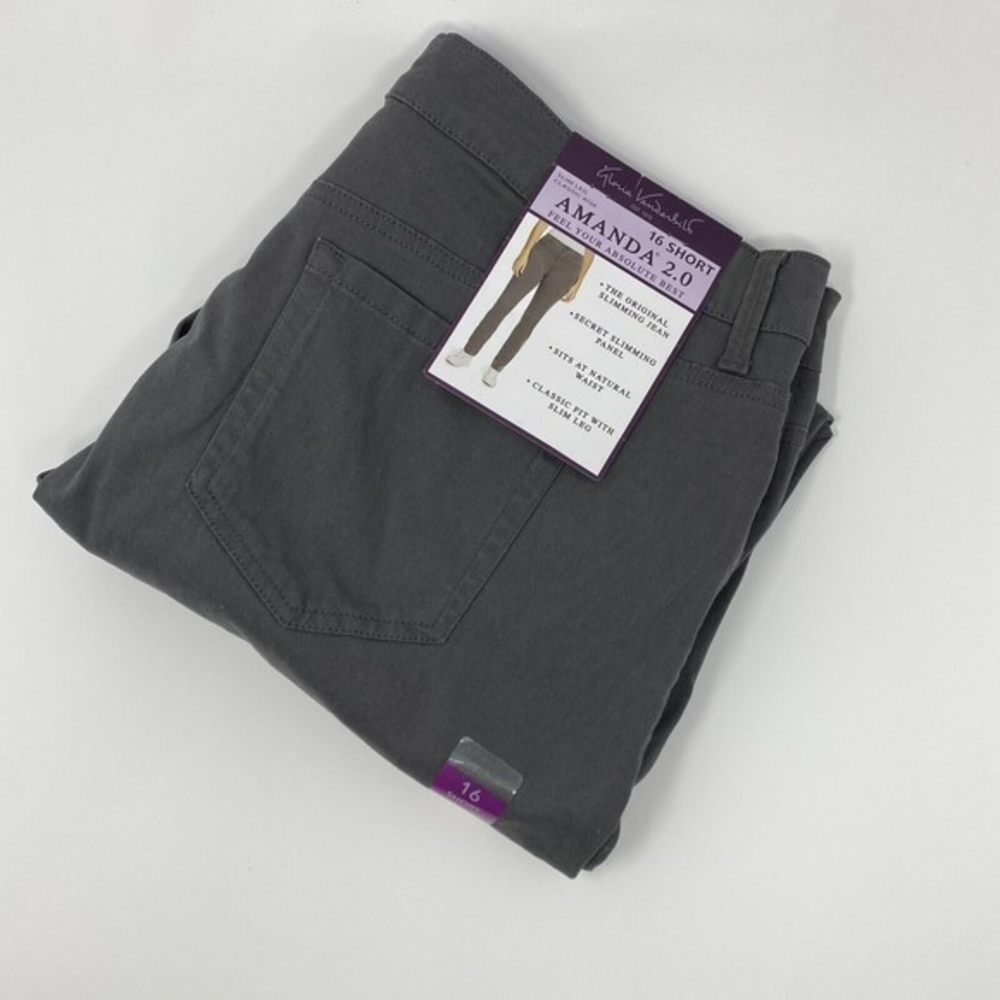 GLORIA VANDERBILT NWT Amanda‎ 2.0 Women's 16 Short Khaki Original Slimming Jean